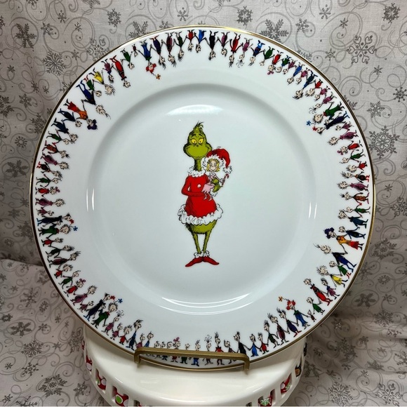 The Grinch Who Stole Christmas CIndy Lou Who & Whoville 8 Piece Dining Set - Picture 7 of 13